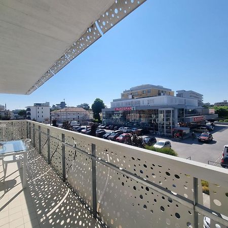 Appart-Hotel Holiday Lignano Sabbiadoro Eksteriør bilde