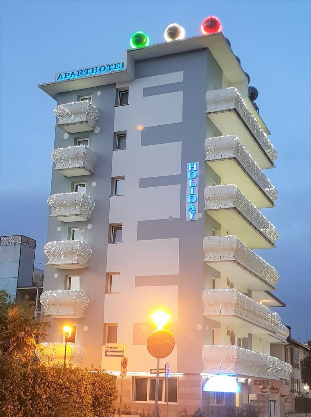 Appart-Hotel Holiday Lignano Sabbiadoro Eksteriør bilde