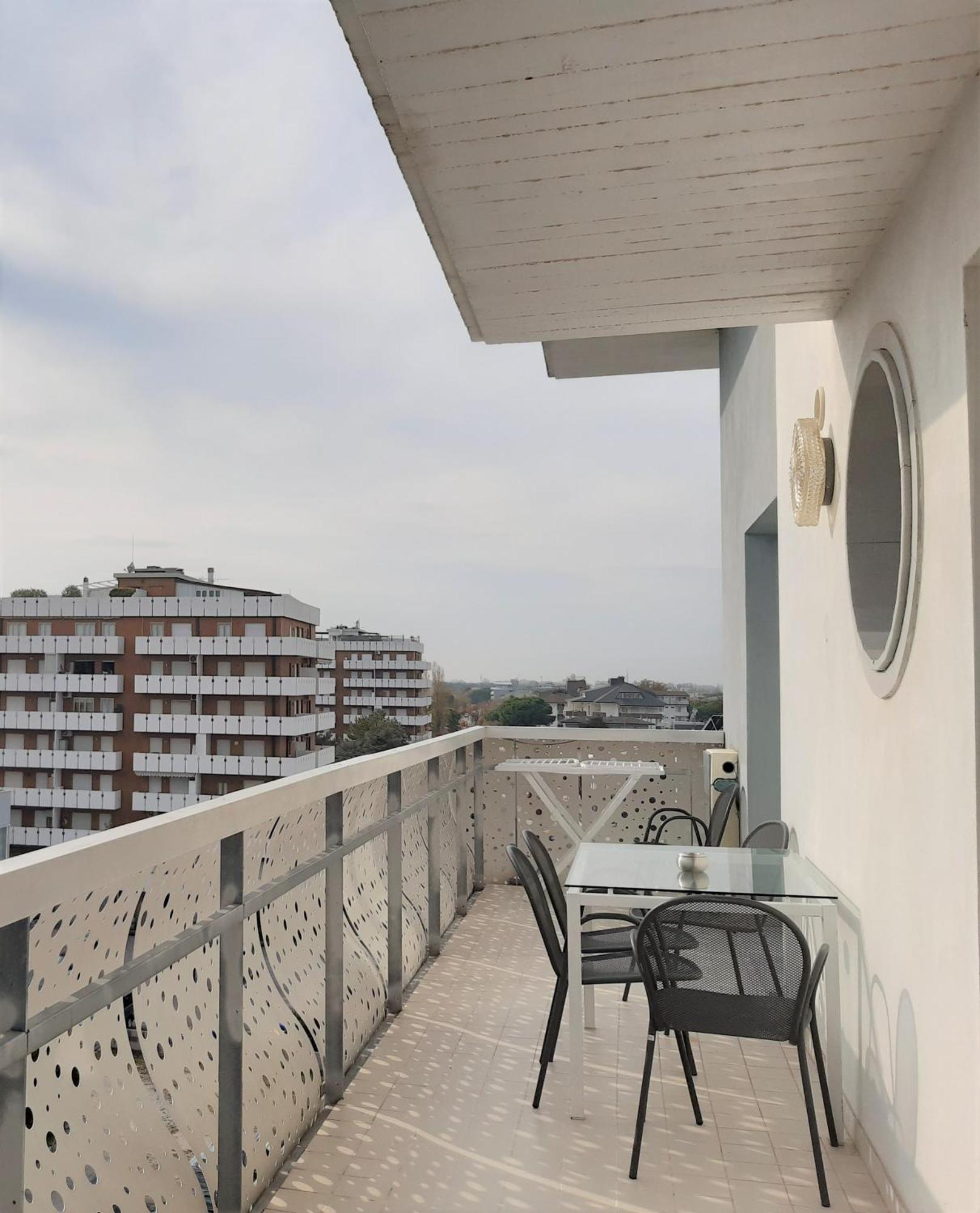 Appart-Hotel Holiday Lignano Sabbiadoro Eksteriør bilde