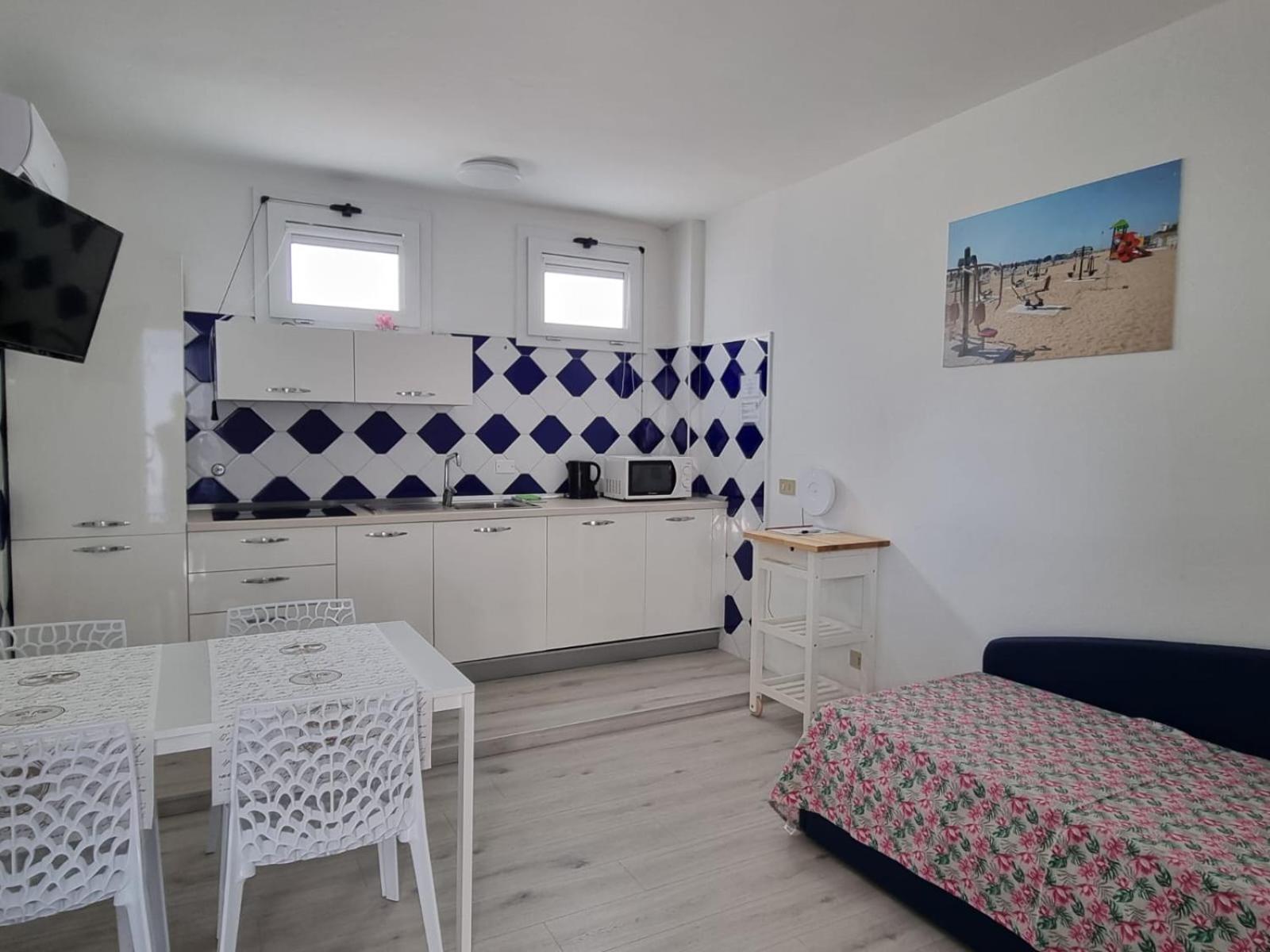 Appart-Hotel Holiday Lignano Sabbiadoro Eksteriør bilde
