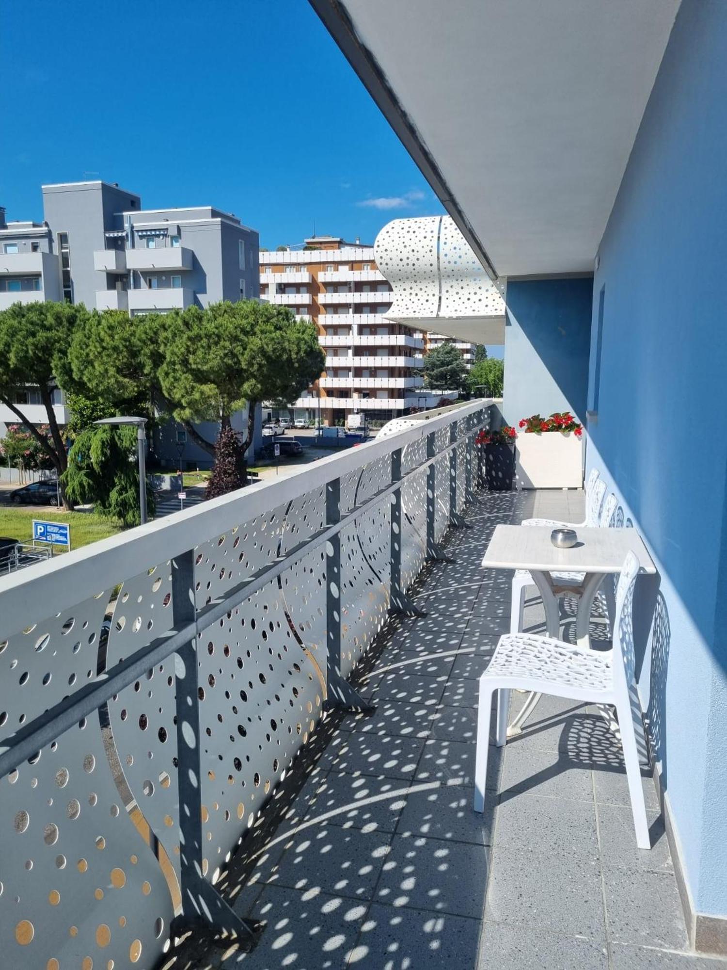 Appart-Hotel Holiday Lignano Sabbiadoro Eksteriør bilde