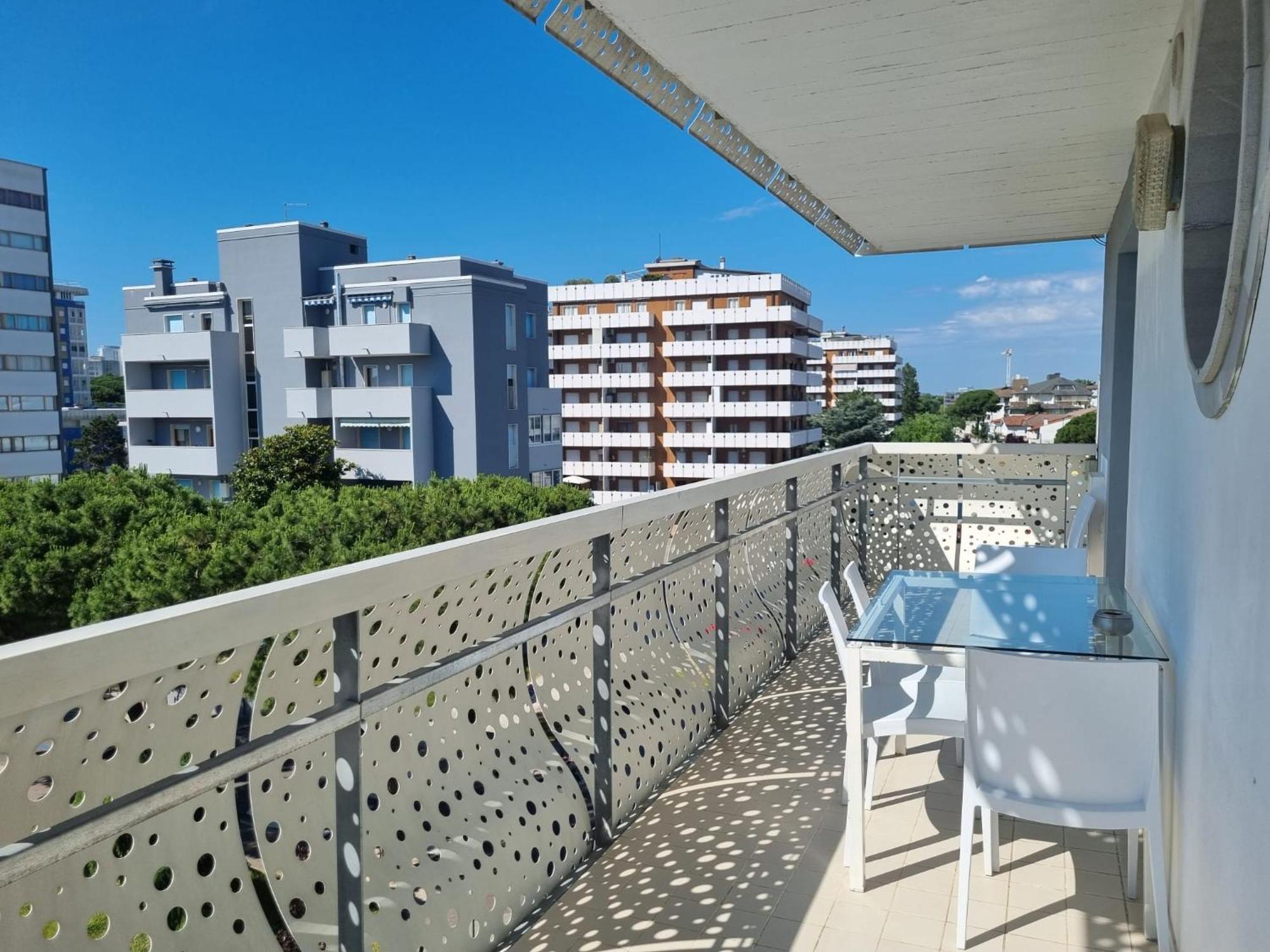 Appart-Hotel Holiday Lignano Sabbiadoro Eksteriør bilde