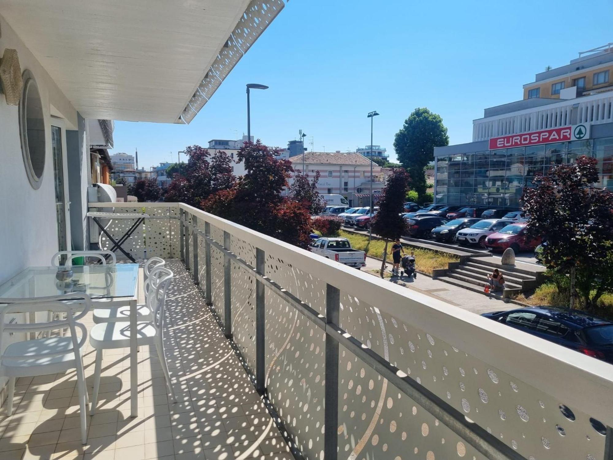 Appart-Hotel Holiday Lignano Sabbiadoro Eksteriør bilde