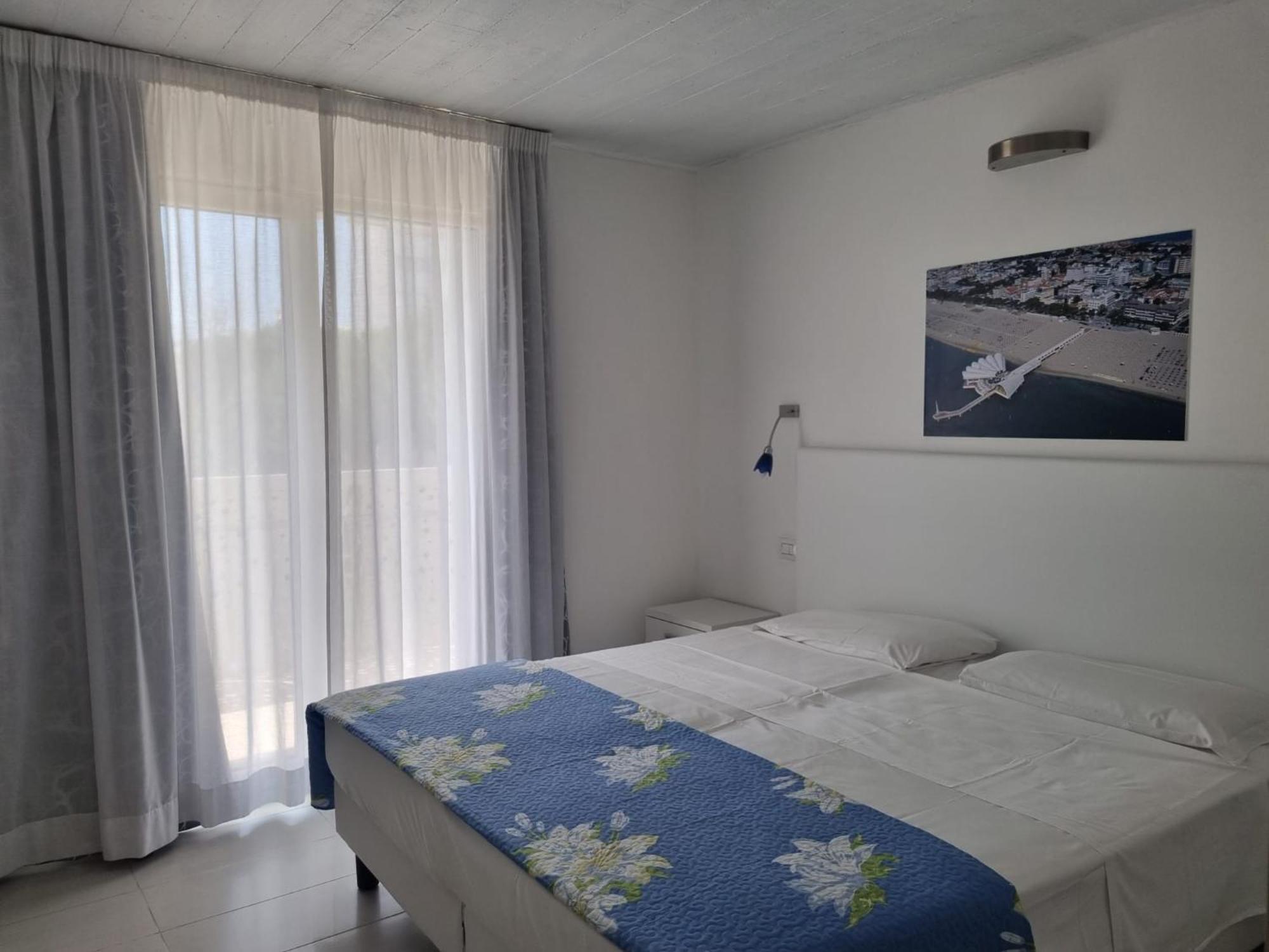Appart-Hotel Holiday Lignano Sabbiadoro Eksteriør bilde