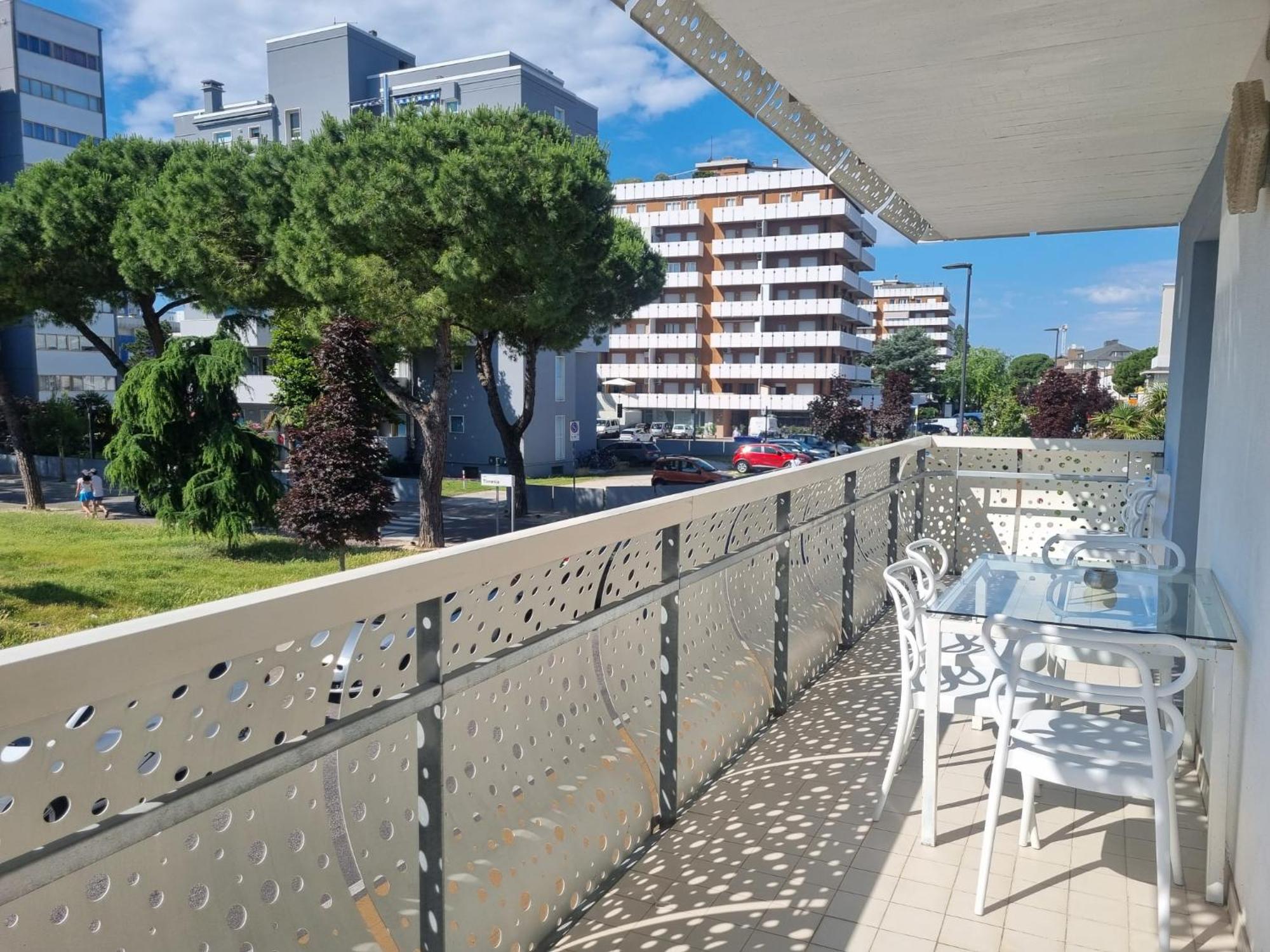 Appart-Hotel Holiday Lignano Sabbiadoro Eksteriør bilde