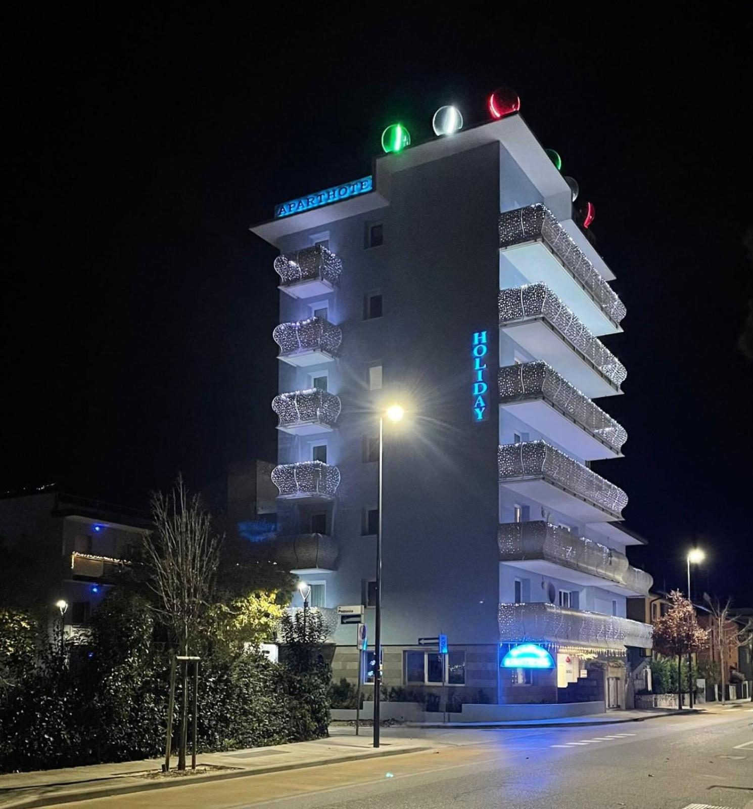 Appart-Hotel Holiday Lignano Sabbiadoro Eksteriør bilde