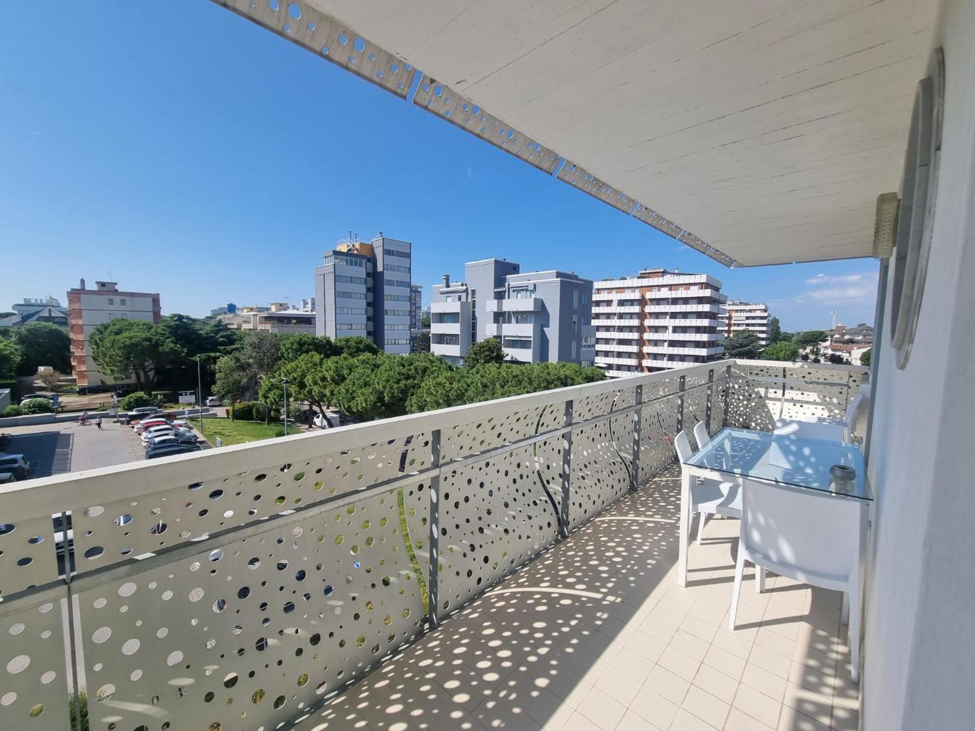 Appart-Hotel Holiday Lignano Sabbiadoro Eksteriør bilde